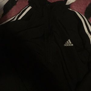 Selling a adidas windbreaker